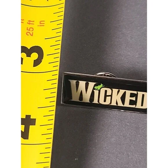 Vintage Wicked Broadway Musical Logo Lapel Pin Black Gold Theater Souvenir - Picture 4 of 6